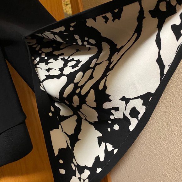 Bomber jacket with bell sleeves - Chico's size 1 - Picture 4 of 4